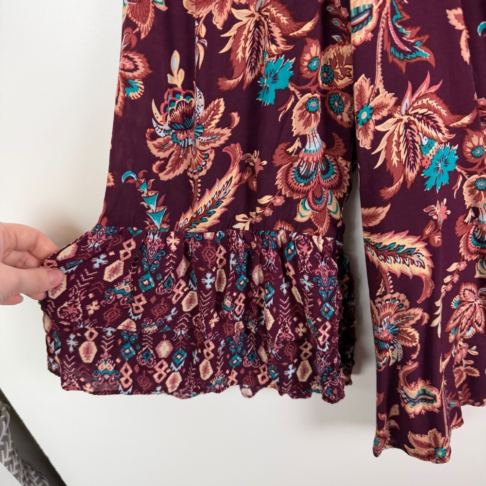 Cato Boho Floral Peasant Bell Sleeve Blouse Size 22/24W Burgundy Lightweight - Picture 2 of 9